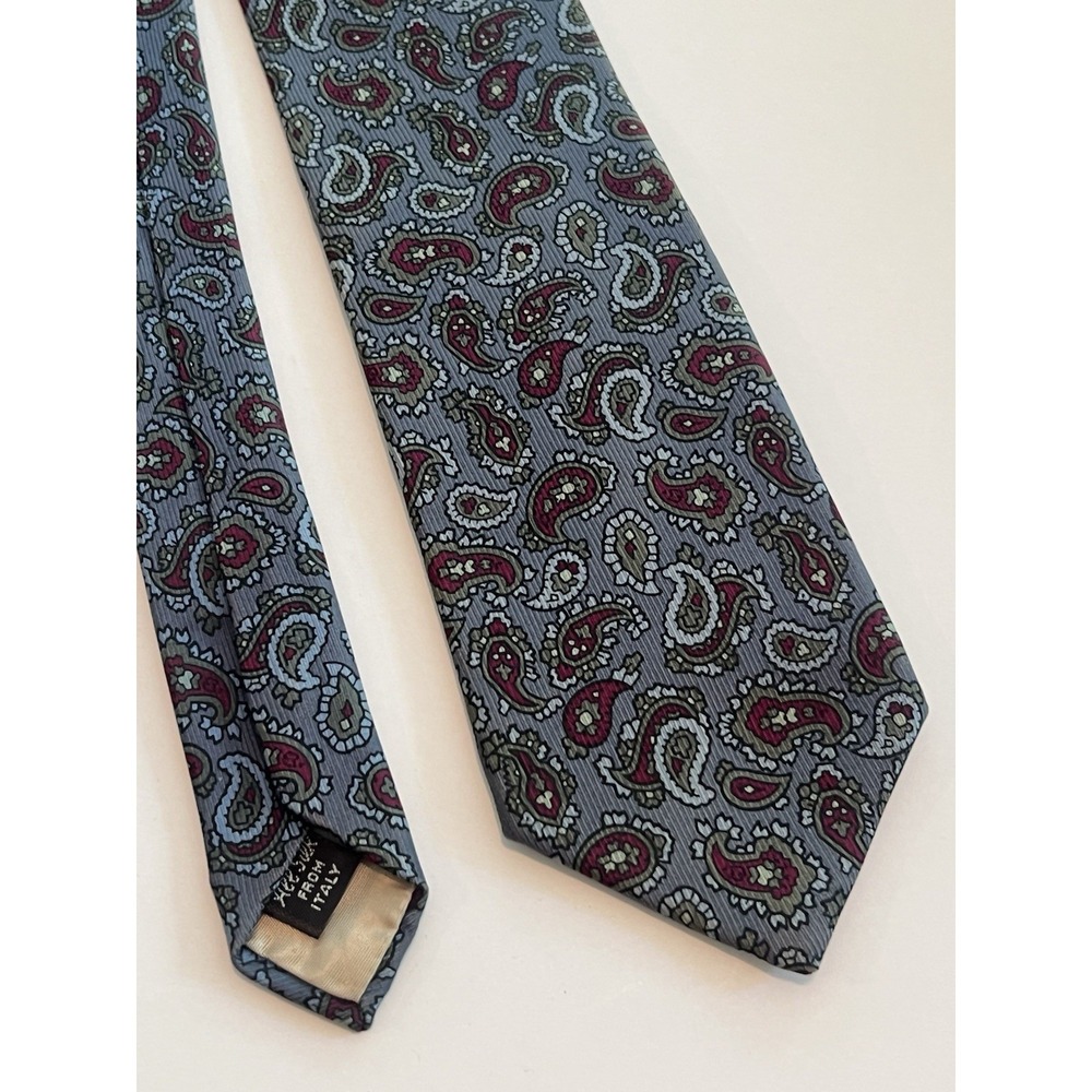 Vintage Bloomingdale's The Men's Store Peterborough Row Blue & Red Paisley Tie